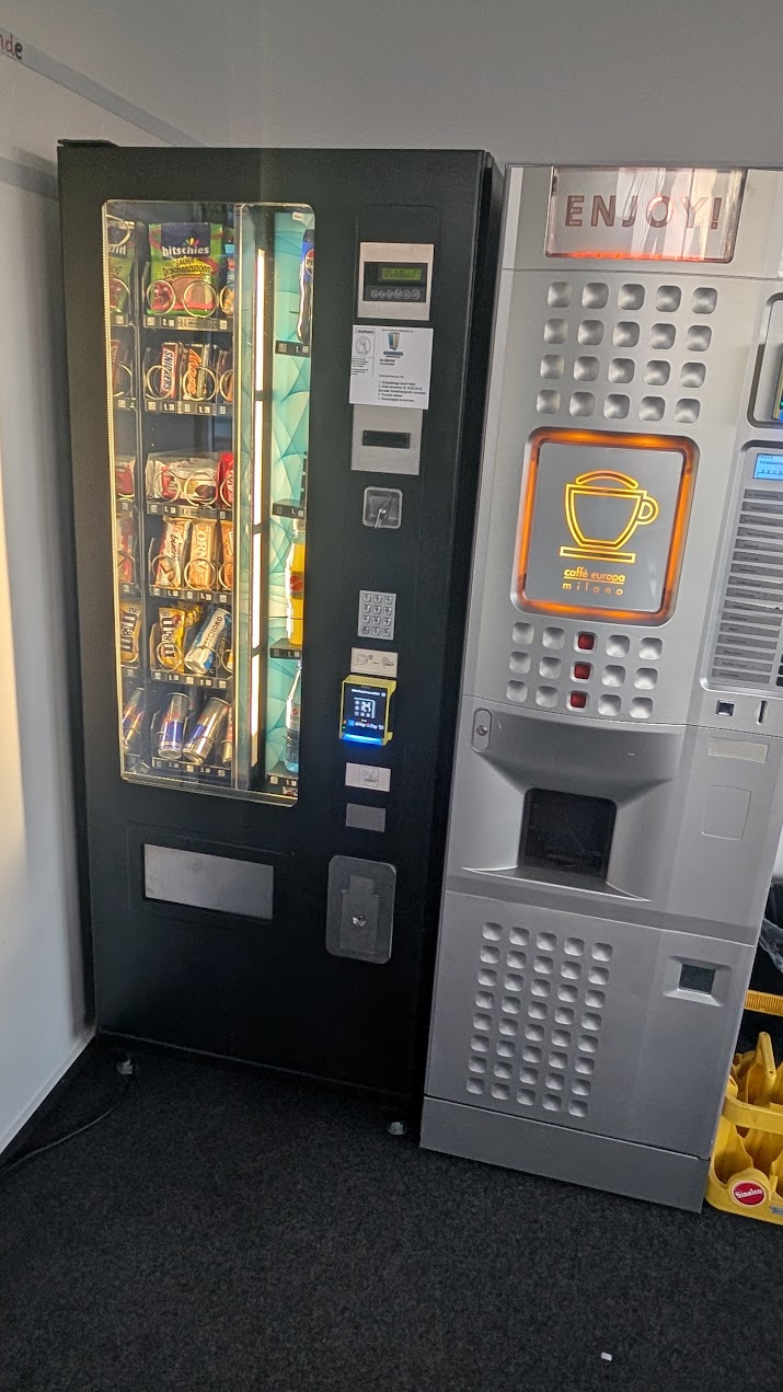Snack-, Getränke- und Kaffeeautomat von sBrinkmeier Warenautomaten